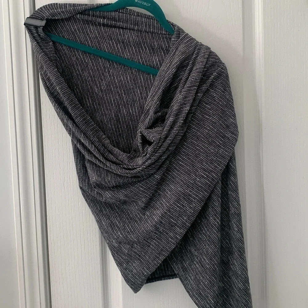 Lululemon Gray Striped‎ Vinyasa Reversible Convertible Snap Scarf